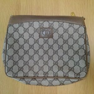 Vintage Gucci clutch